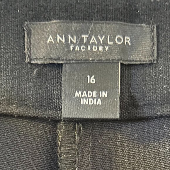 ANN TAYLOR Factory Cropped Black lace-bottomed pants Size 16 - Picture 8 of 9